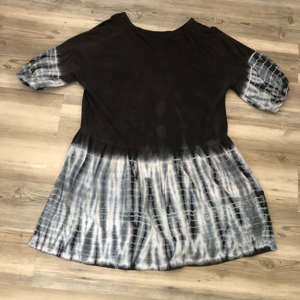 RAEMODE, oversized small, navy tie dye balloon sleeve peplum tunic